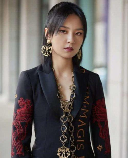 娱乐圈周笔畅,音乐之路上的璀璨星辰  第3张